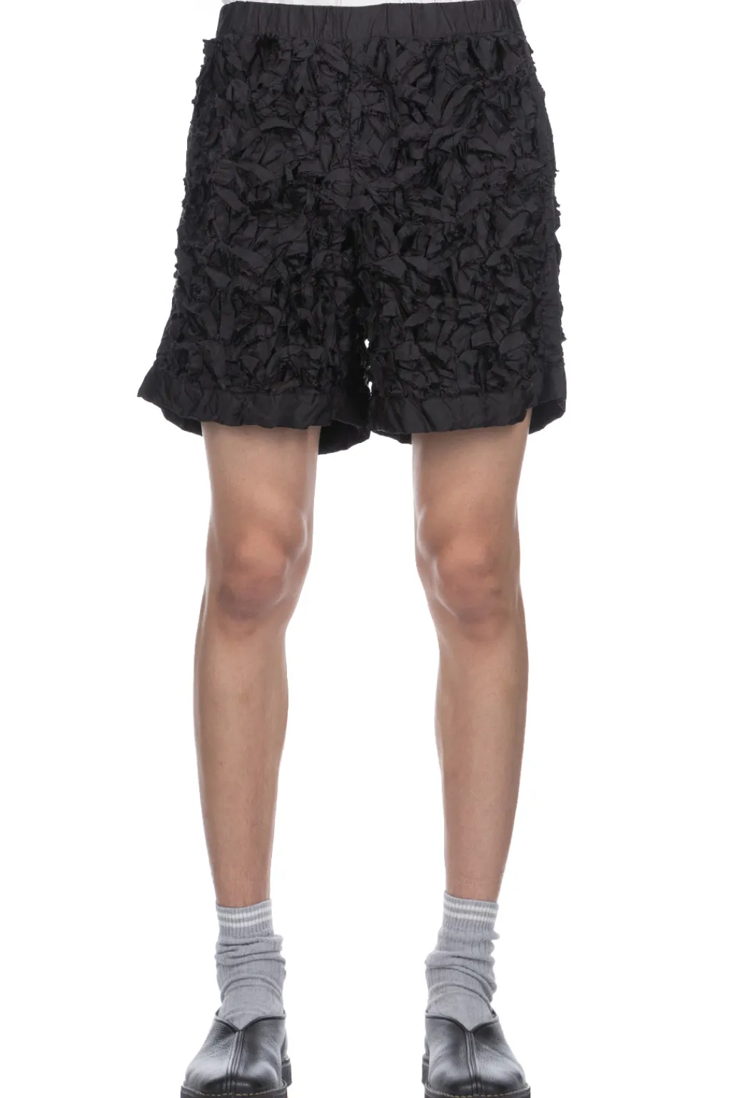 Hot TAAKK ALL EMBROIDERY SHORTS - Black