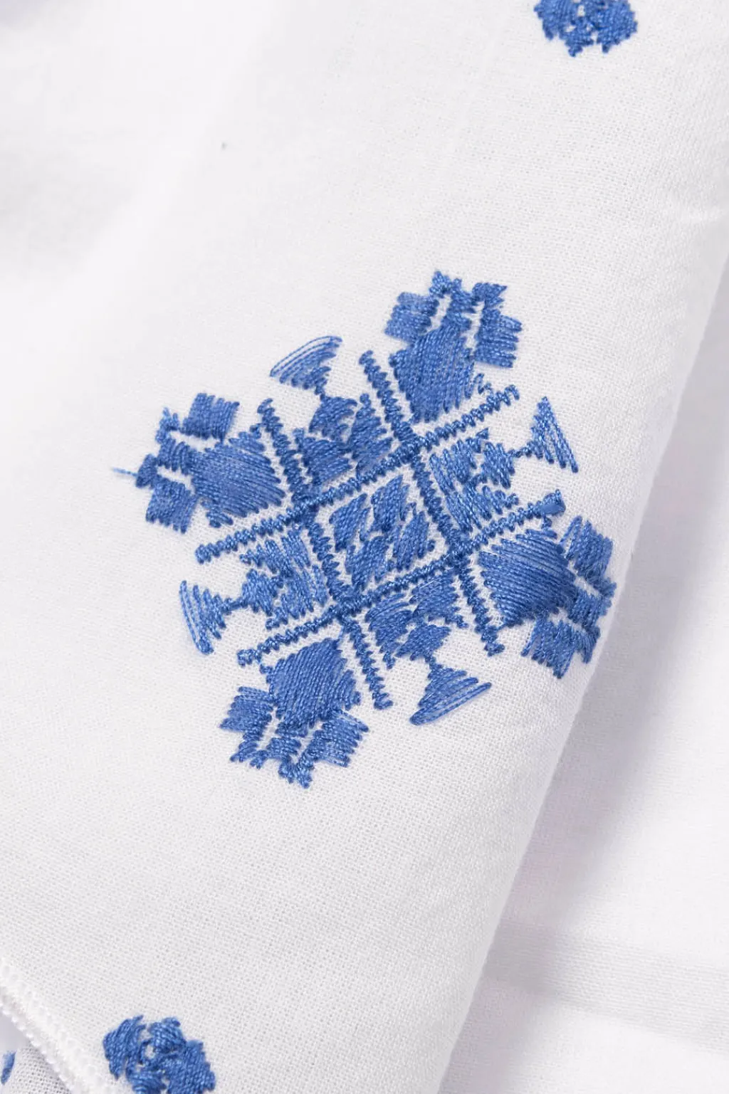 Best Engineered Garments Long Scarf - White CP Crest Embroidery Sheeting
