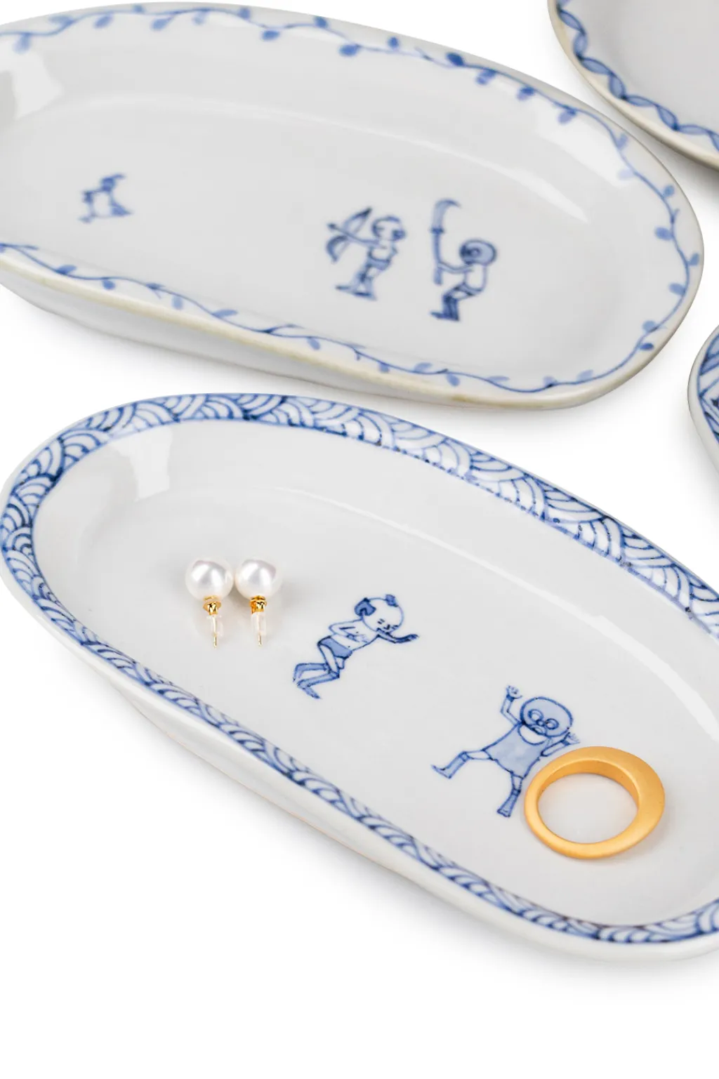 Fashion Motif Ceramic and Art Oval Small Plate - Cobra Twist