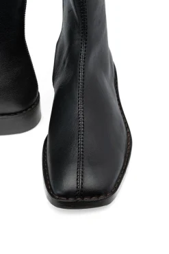 Discount LEMAIRE Piped Zipped Boots-Black