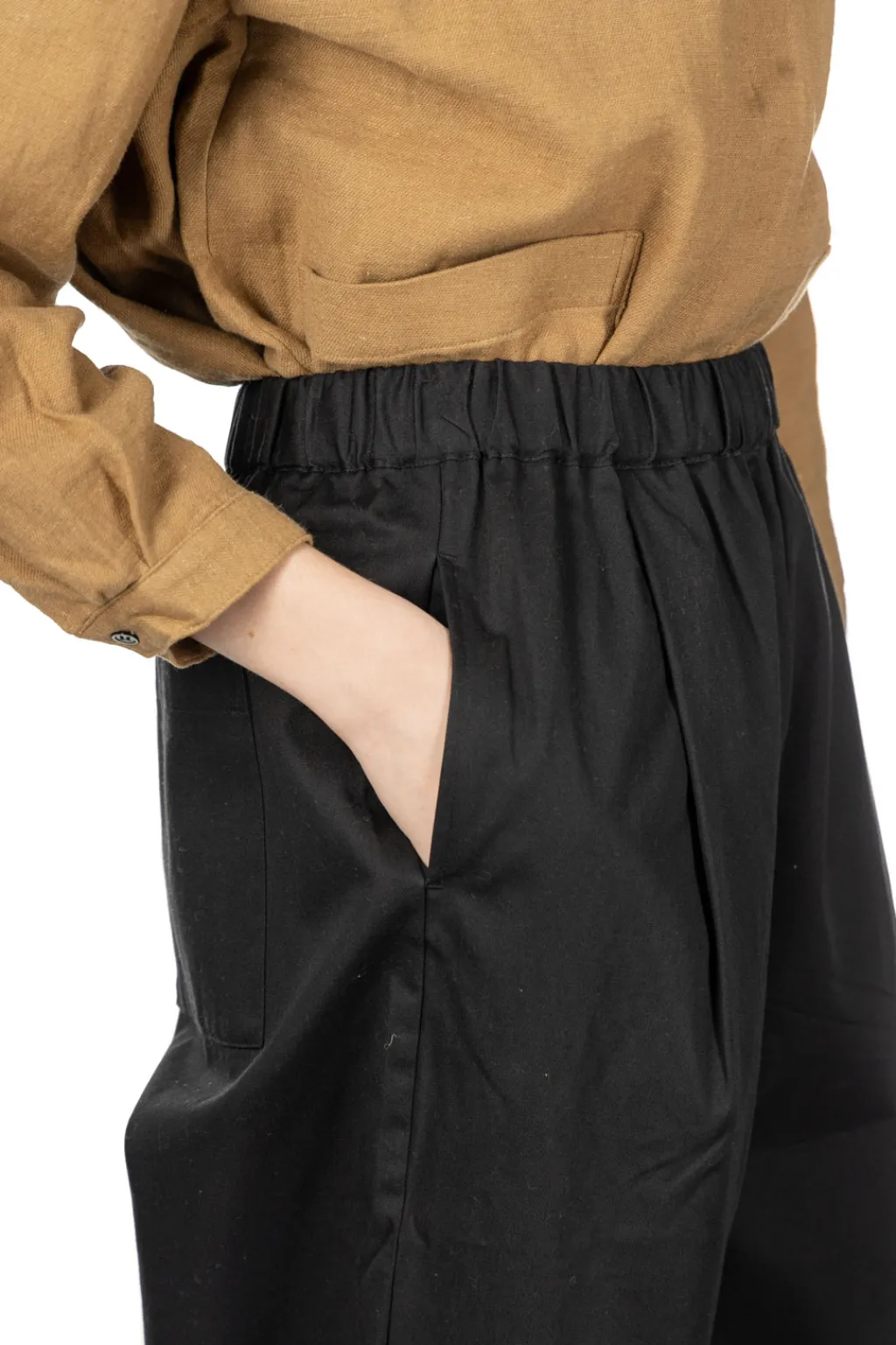 Sale Nachukara Soft Chino Tuck Pants - Black - Black