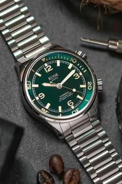 New KUOE Watch SOMBRERO 90-011 - 38mm - Green Linen Textured Dial - Flat-Link
