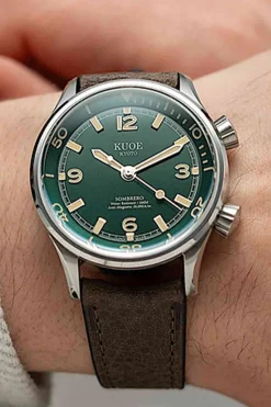 New KUOE Watch SOMBRERO 90-011 - 38mm - Green Linen Textured Dial - Flat-Link