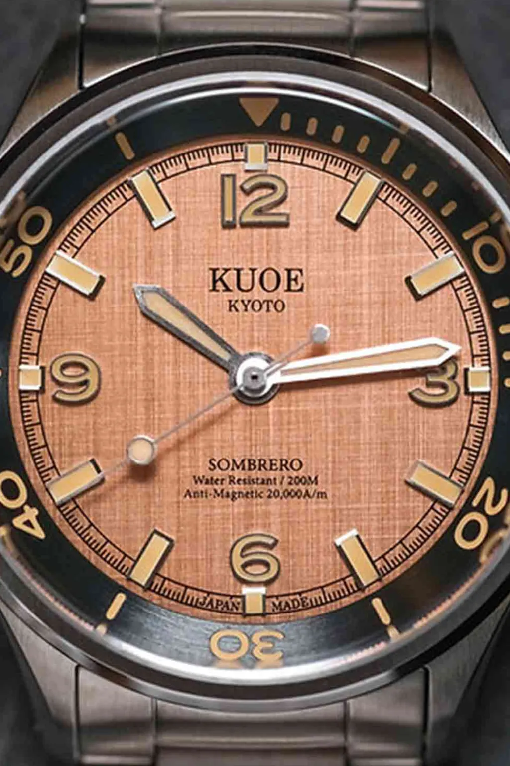 Best KUOE Watch SOMBRERO 90-011 - 38mm - Salmon Linen Textured Dial - Flat-Link